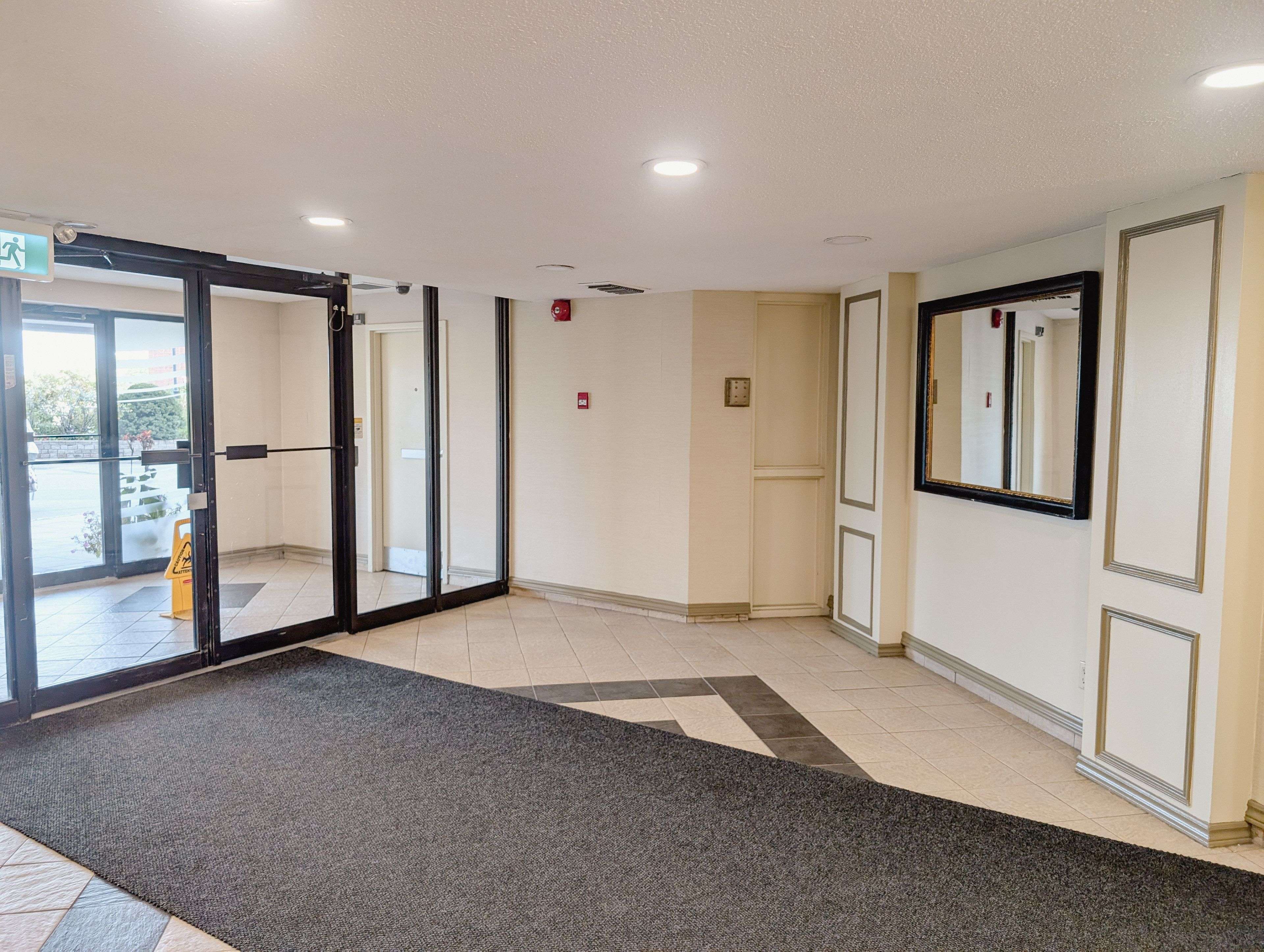 1300 Richmond RD #107, Britannia - Lincoln Heights And Area, ON K2B 8L2