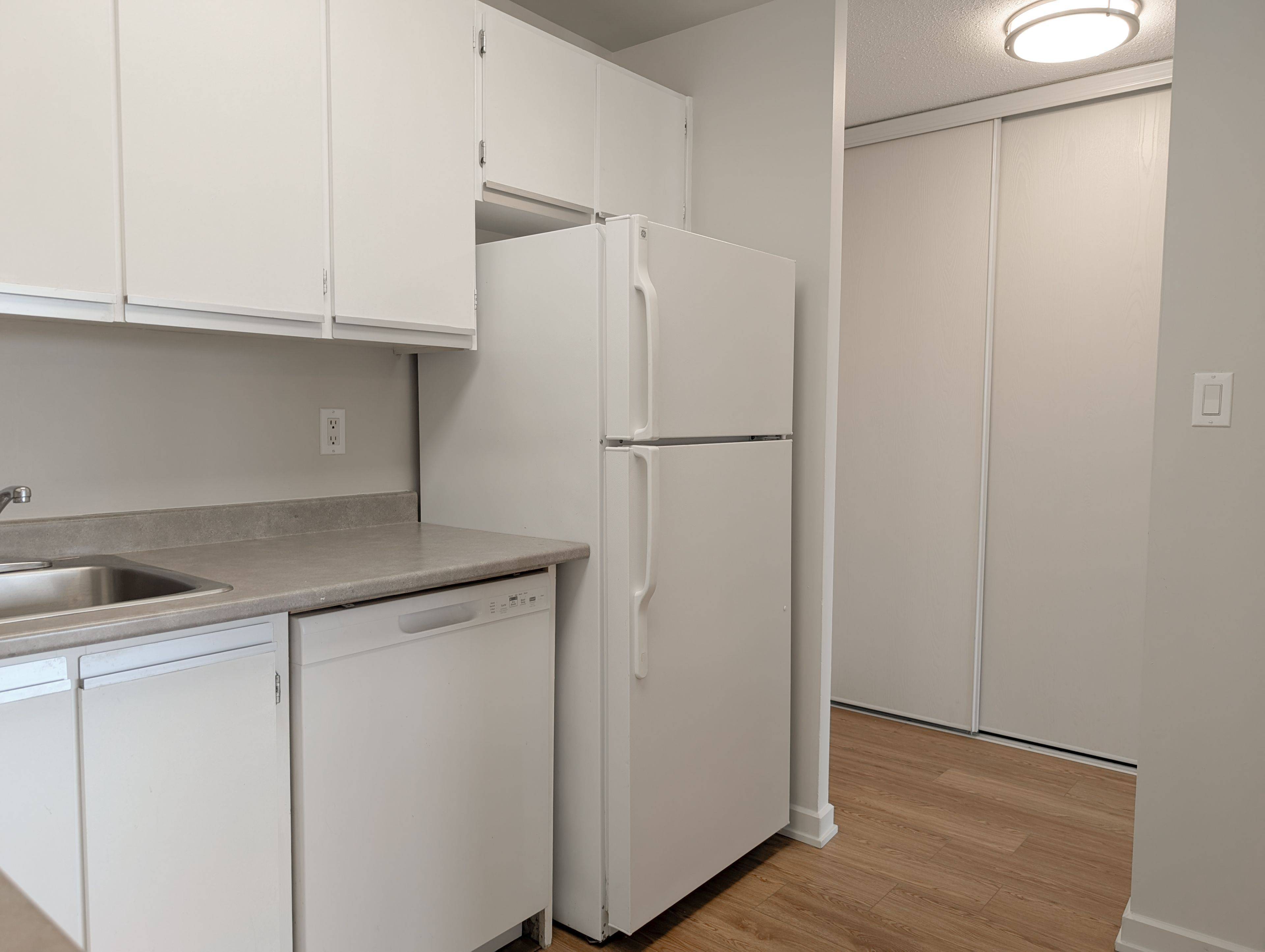 1320 Richmond RD #320, Britannia - Lincoln Heights And Area, ON K2B 8L3