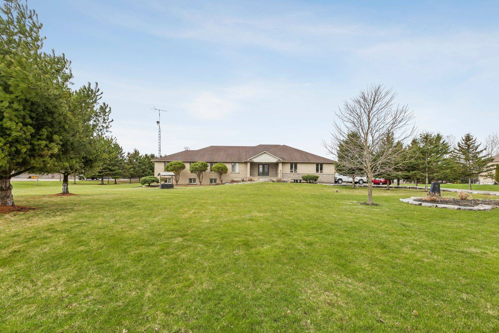 99 Brant School RD, Brantford, ON N3T 5L4