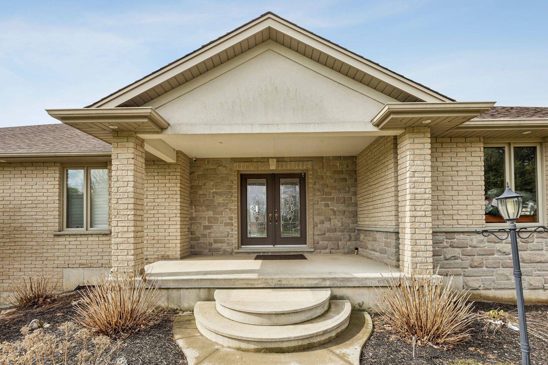 99 Brant School RD, Brantford, ON N3T 5L4