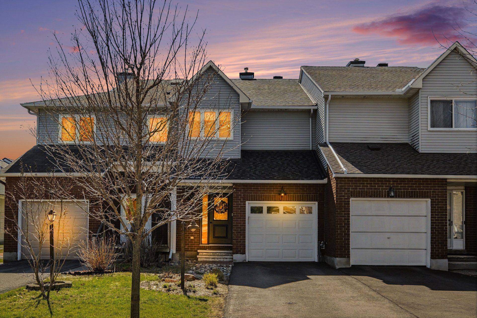 68 Houlahan ST, Barrhaven, ON K2J 3Y7