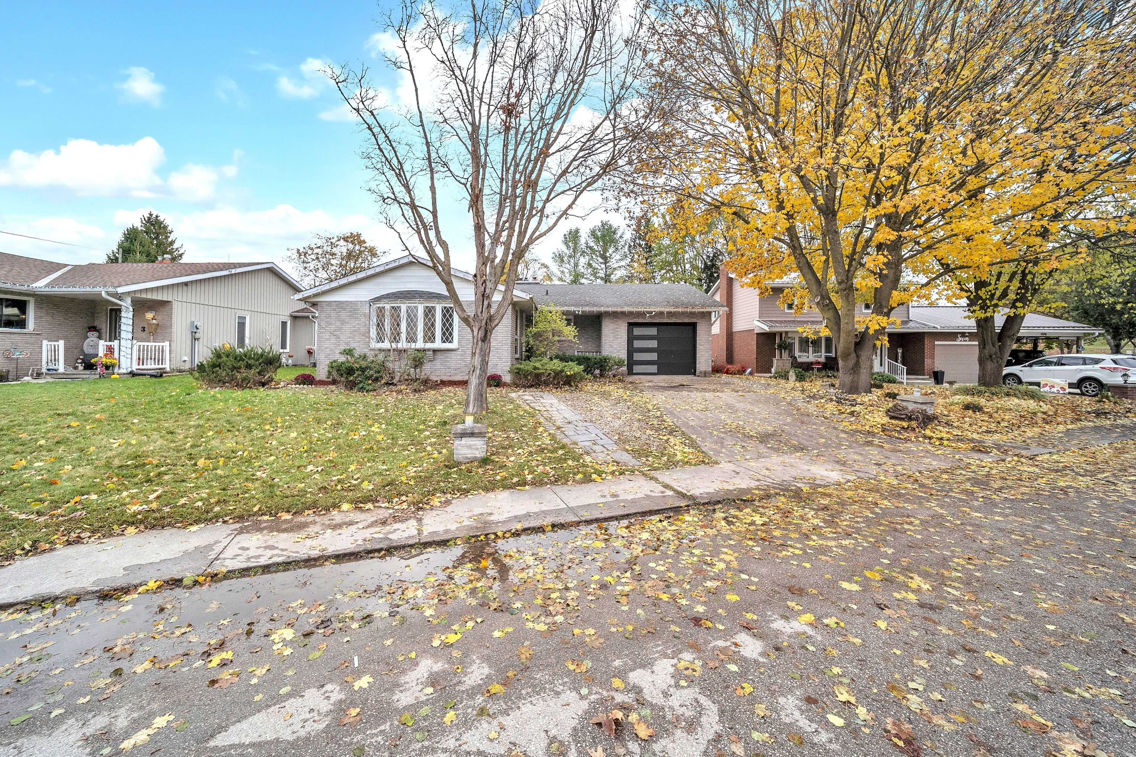 5 Centennial DR, Brockton, ON N0G 2V0