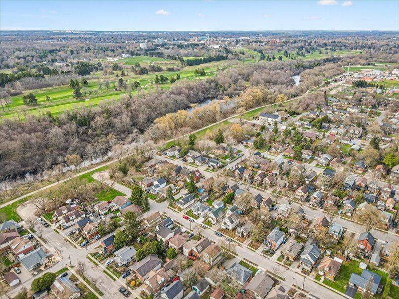 39 Menzie AVE, Guelph, ON N1E 5X8