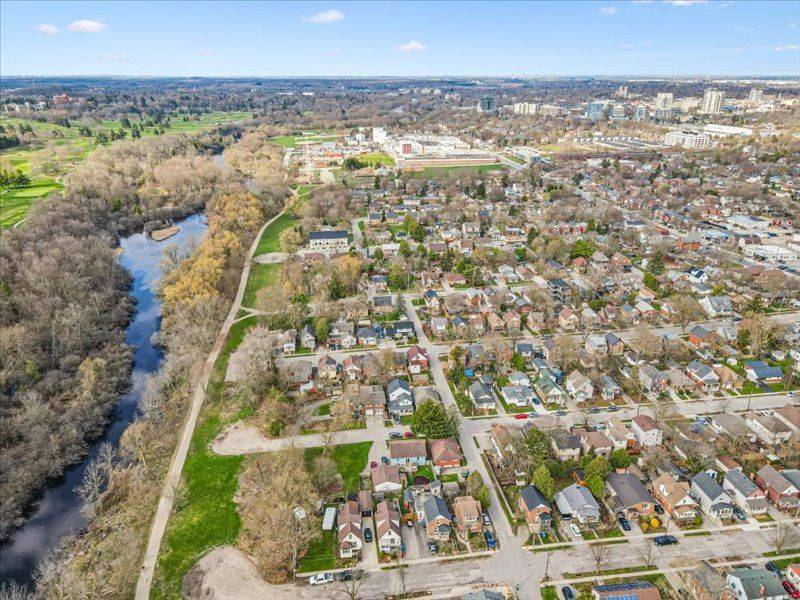 35 Menzie AVE, Guelph, ON N1E 5X8