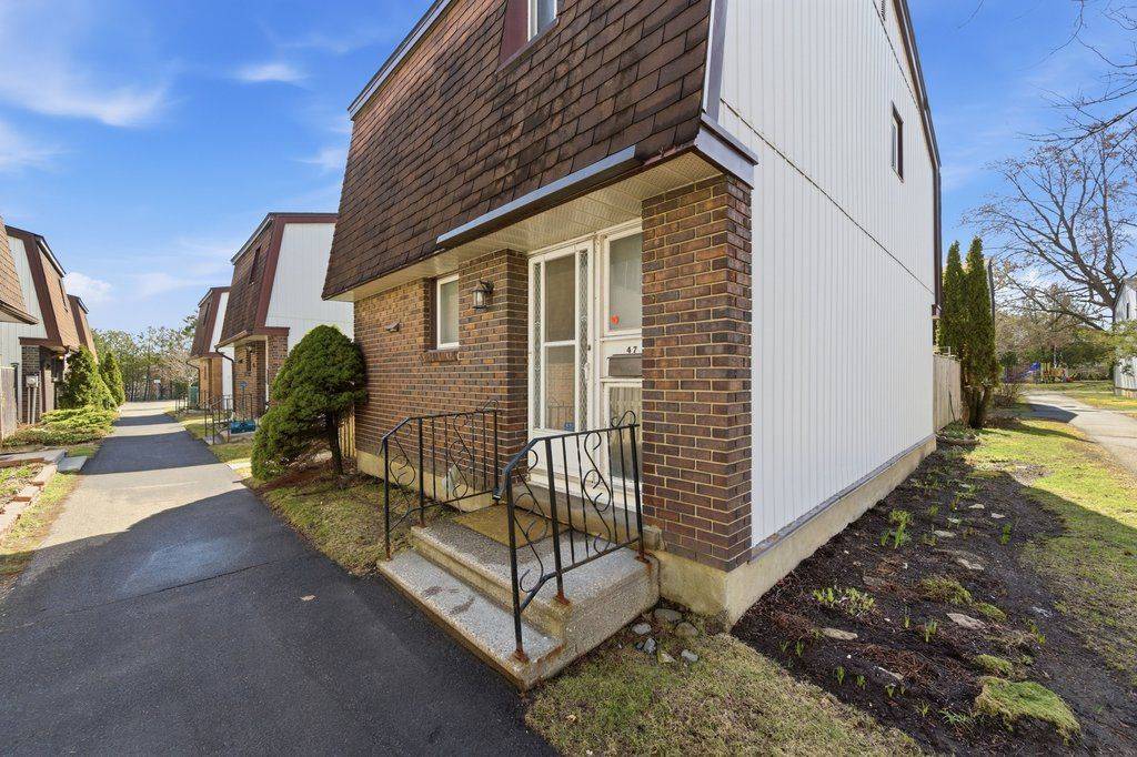 2210 Loyola AVE #47, Beacon Hill North - South And Area, ON K1J 8H5