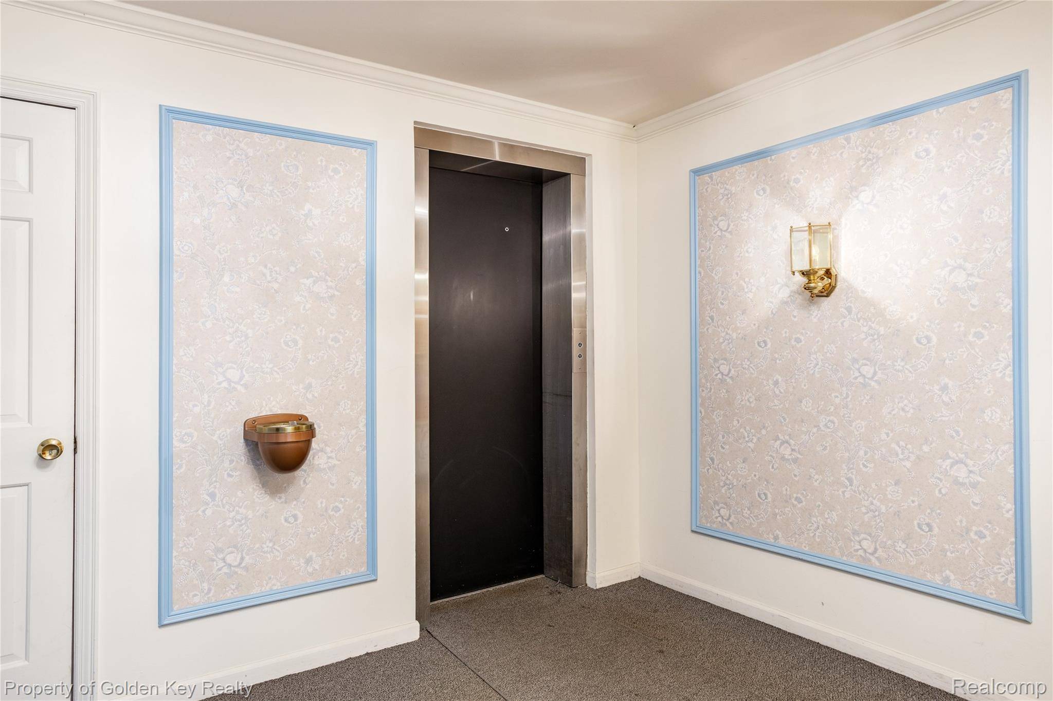 19710 W Thirteen Mile RD #102, Beverly Hills Village, MI 48025