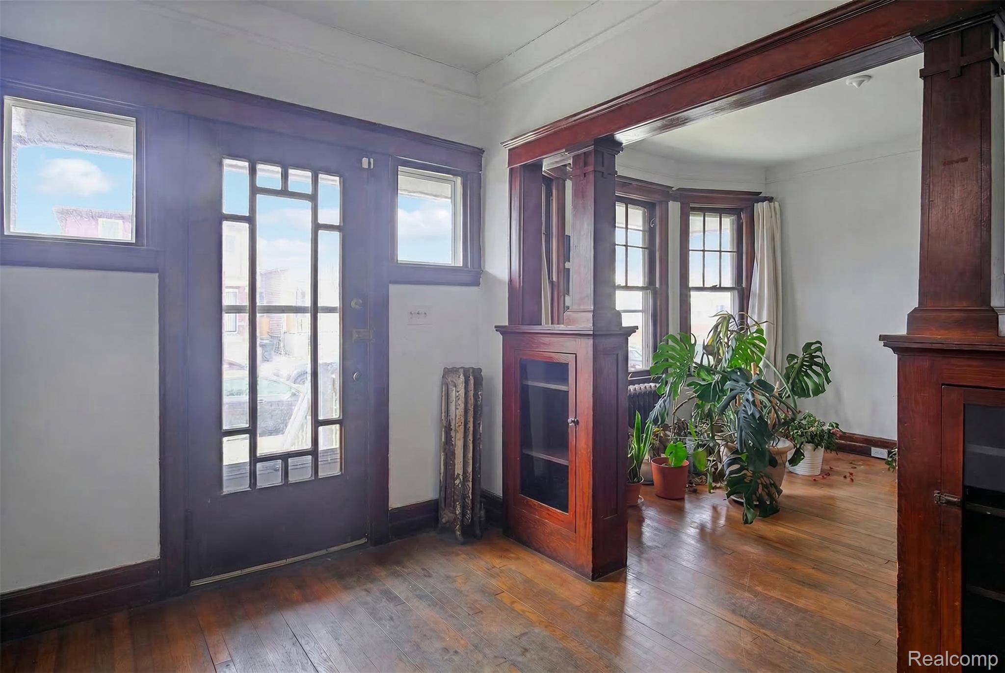 4746 Chopin ST, Detroit, MI 48210