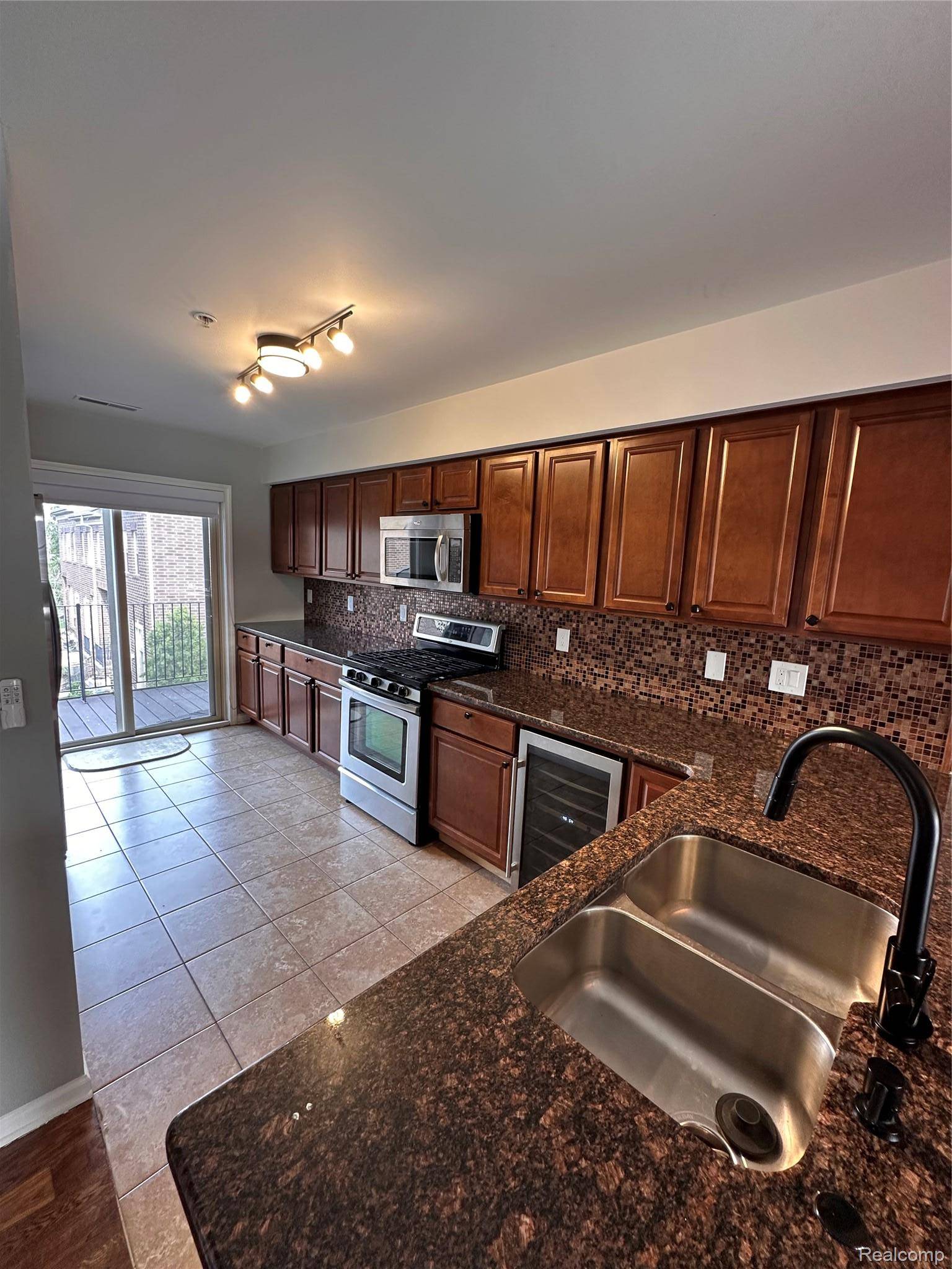 4240 Maple ST, Dearborn, MI 48126