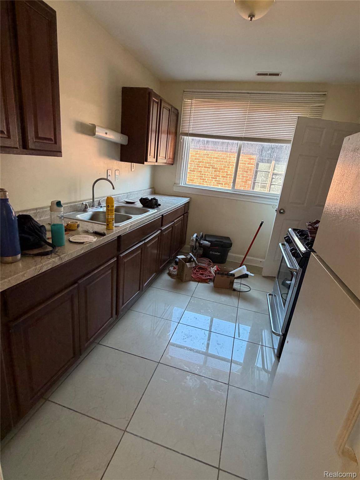 17189 Wisconsin ST, Detroit, MI 48221