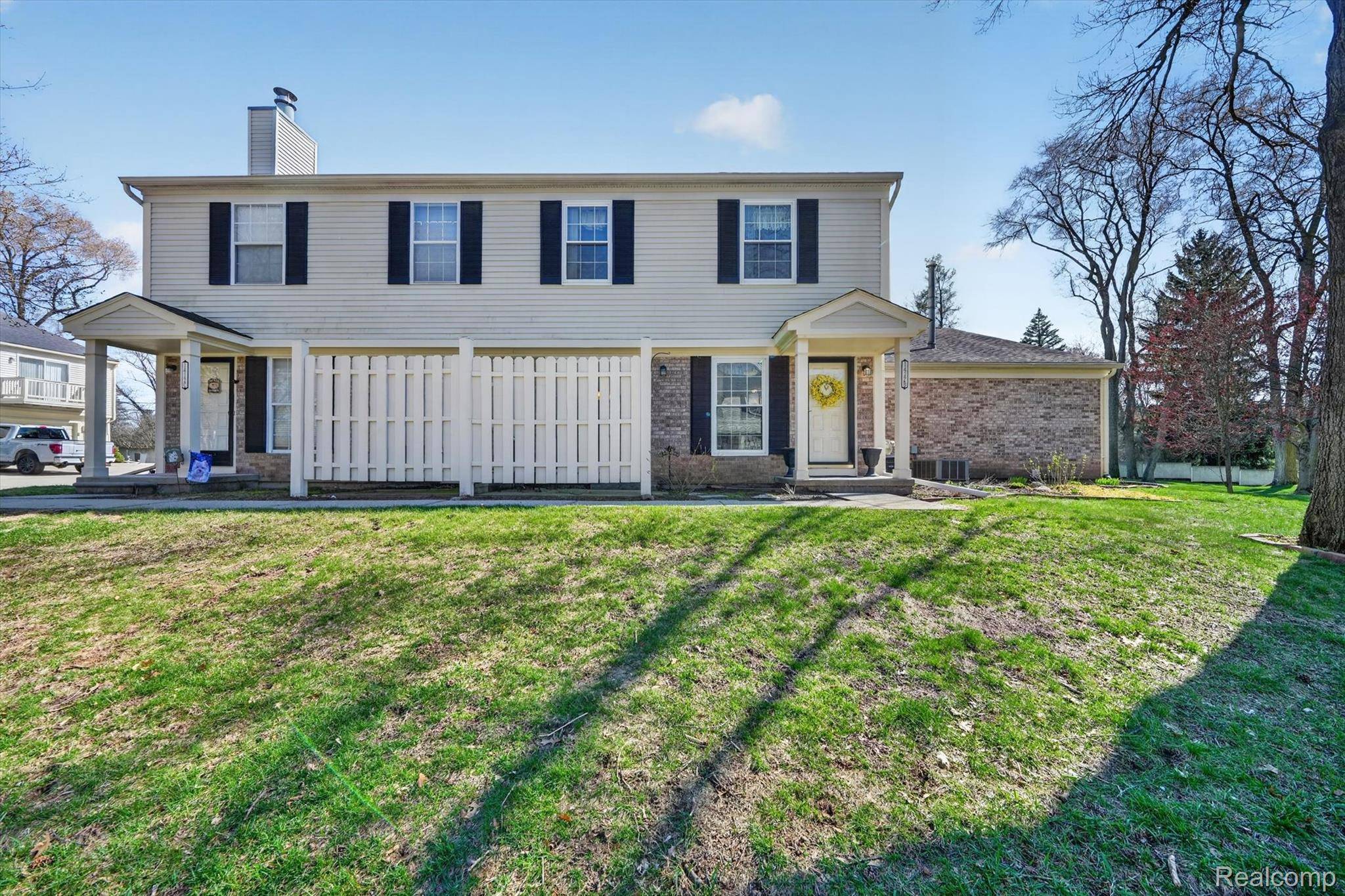 1412 Hidden Meadows Drive E. #B, Walled Lake, MI 48390