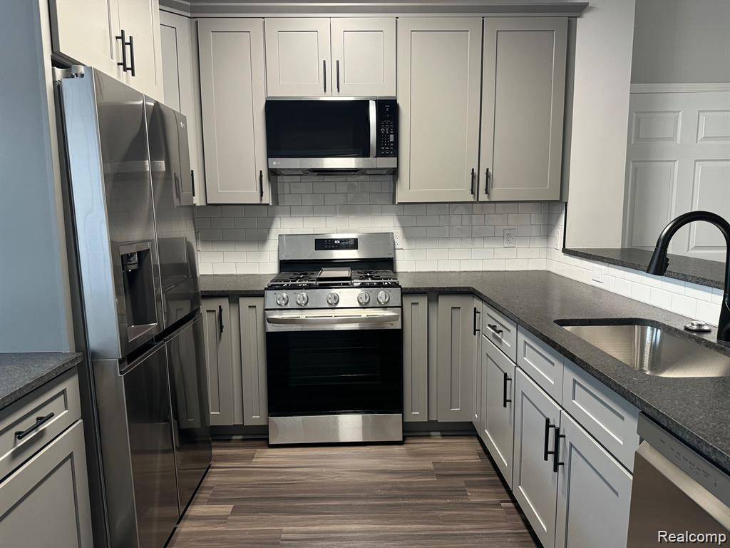 324 RED RYDER DR, Plymouth, MI 48170