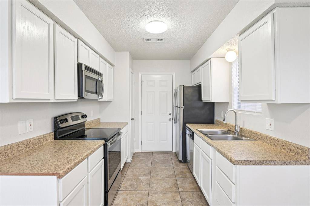 1209 Pin Oak, Denton, TX 76209