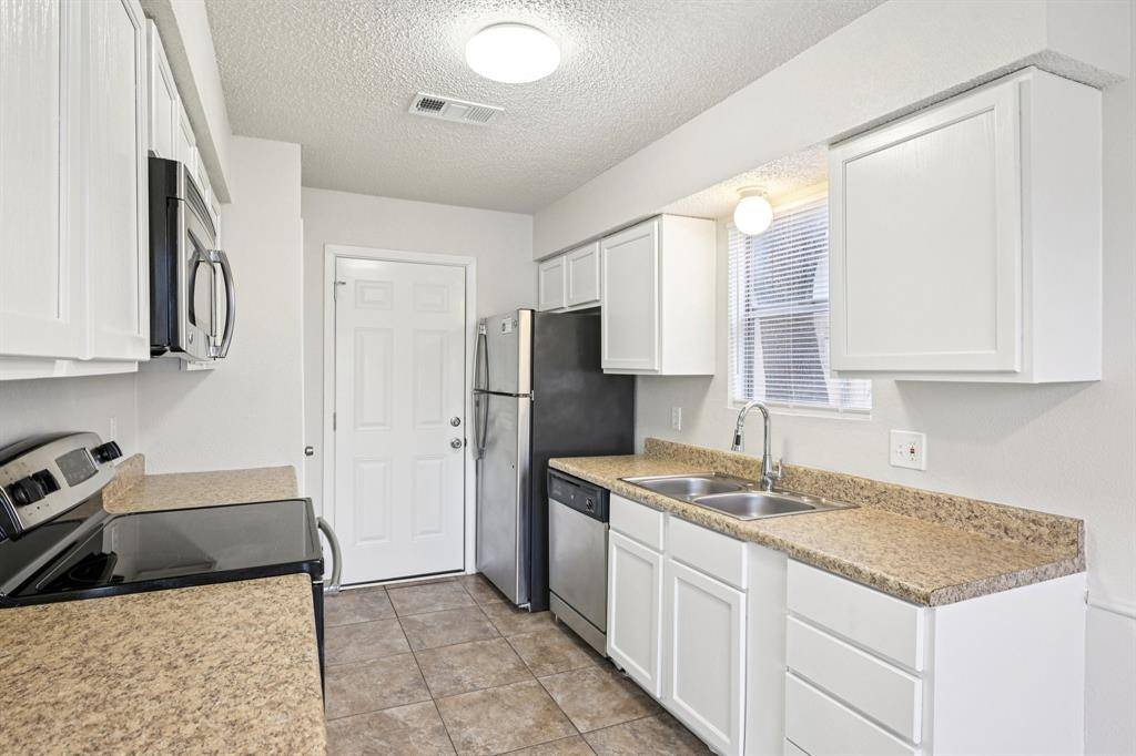 1209 Pin Oak, Denton, TX 76209