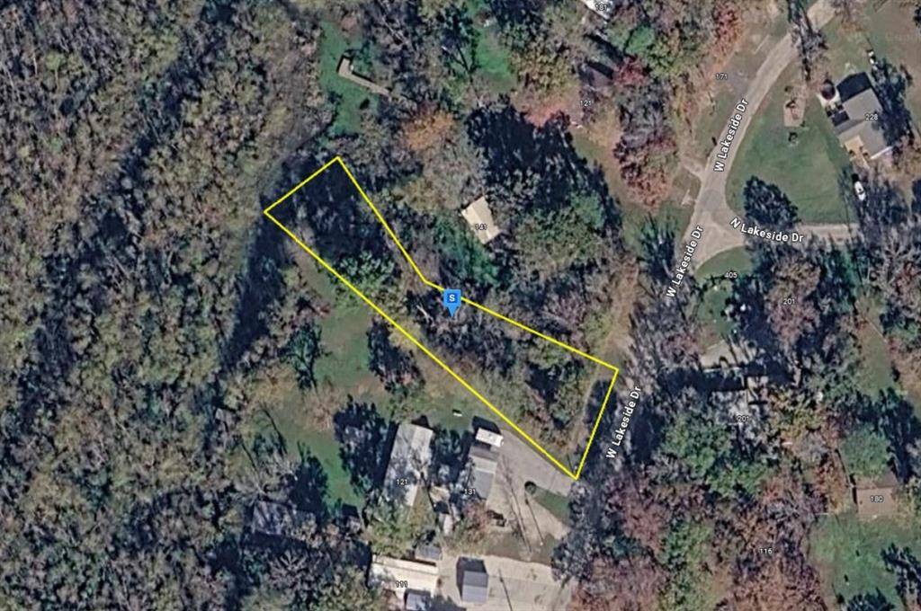 137 W Lakeside Drive, Huntsville, TX 77320