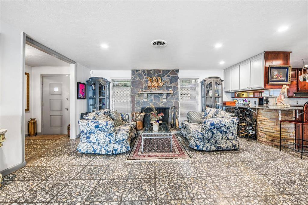 2404 Indian Cove Street, Fort Worth, TX 76108