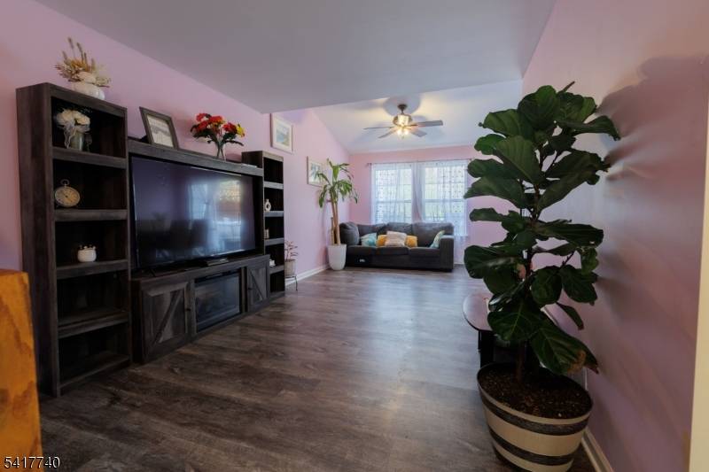 220 Canal Way, Hackettstown Town, NJ 07840