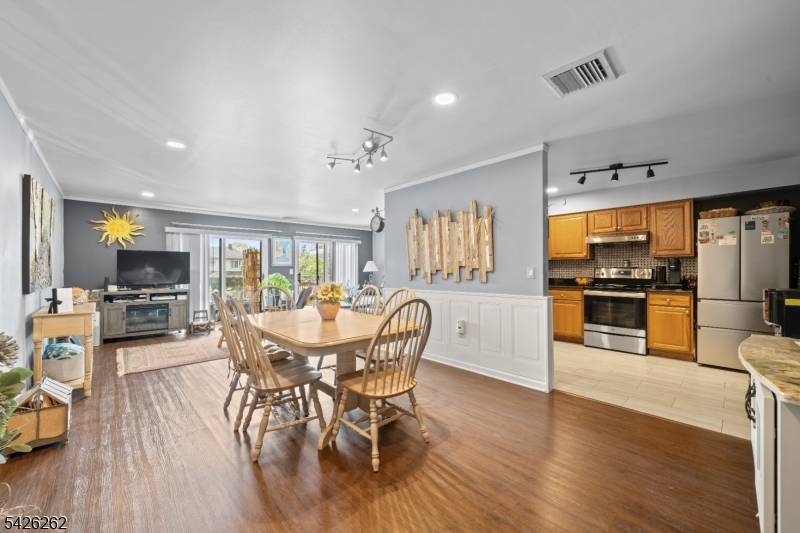 2 Ann St #203, Clifton City, NJ 07013