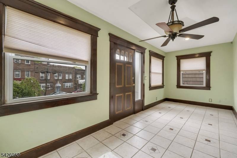 429 Palisade Ave, Cliffside Park Boro, NJ 07010