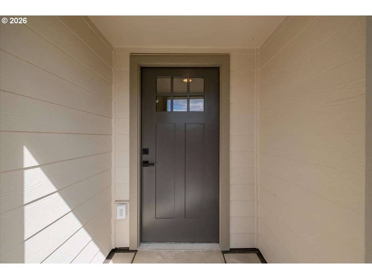 2404 10TH ST, Tillamook, OR 97141