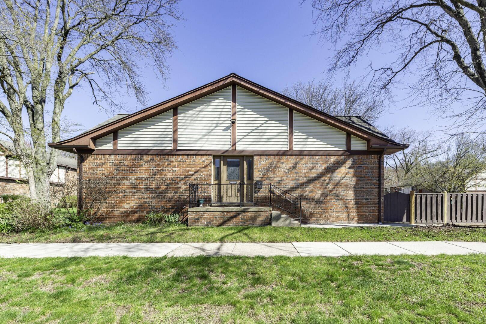 614 Terrace LN, Ypsilanti Twp, MI 48198