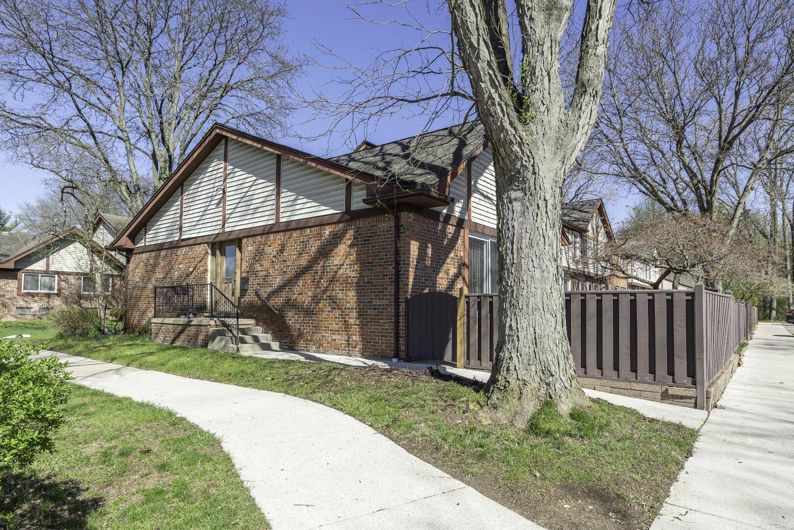 614 Terrace LN, Ypsilanti Twp, MI 48198