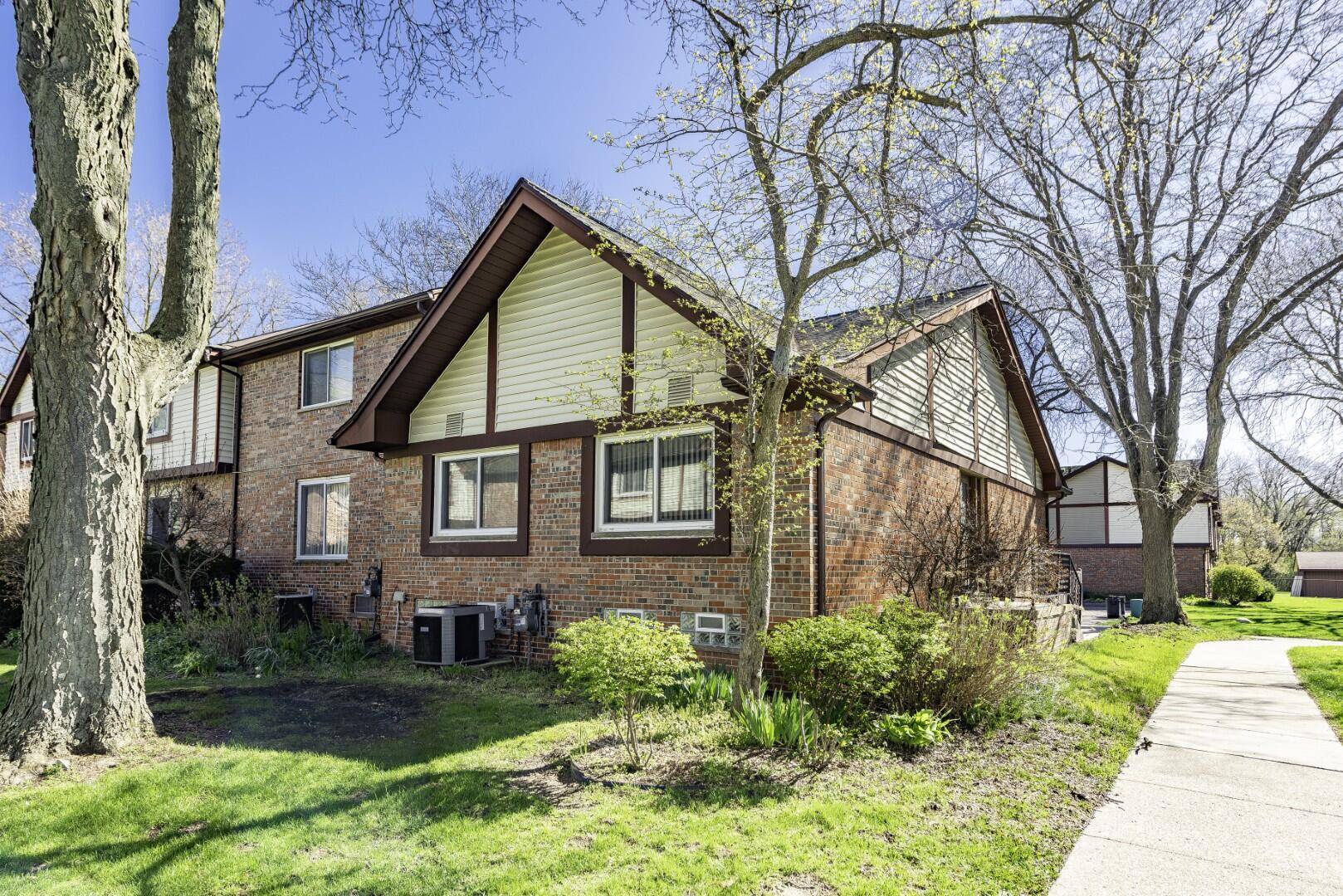 614 Terrace LN, Ypsilanti Twp, MI 48198