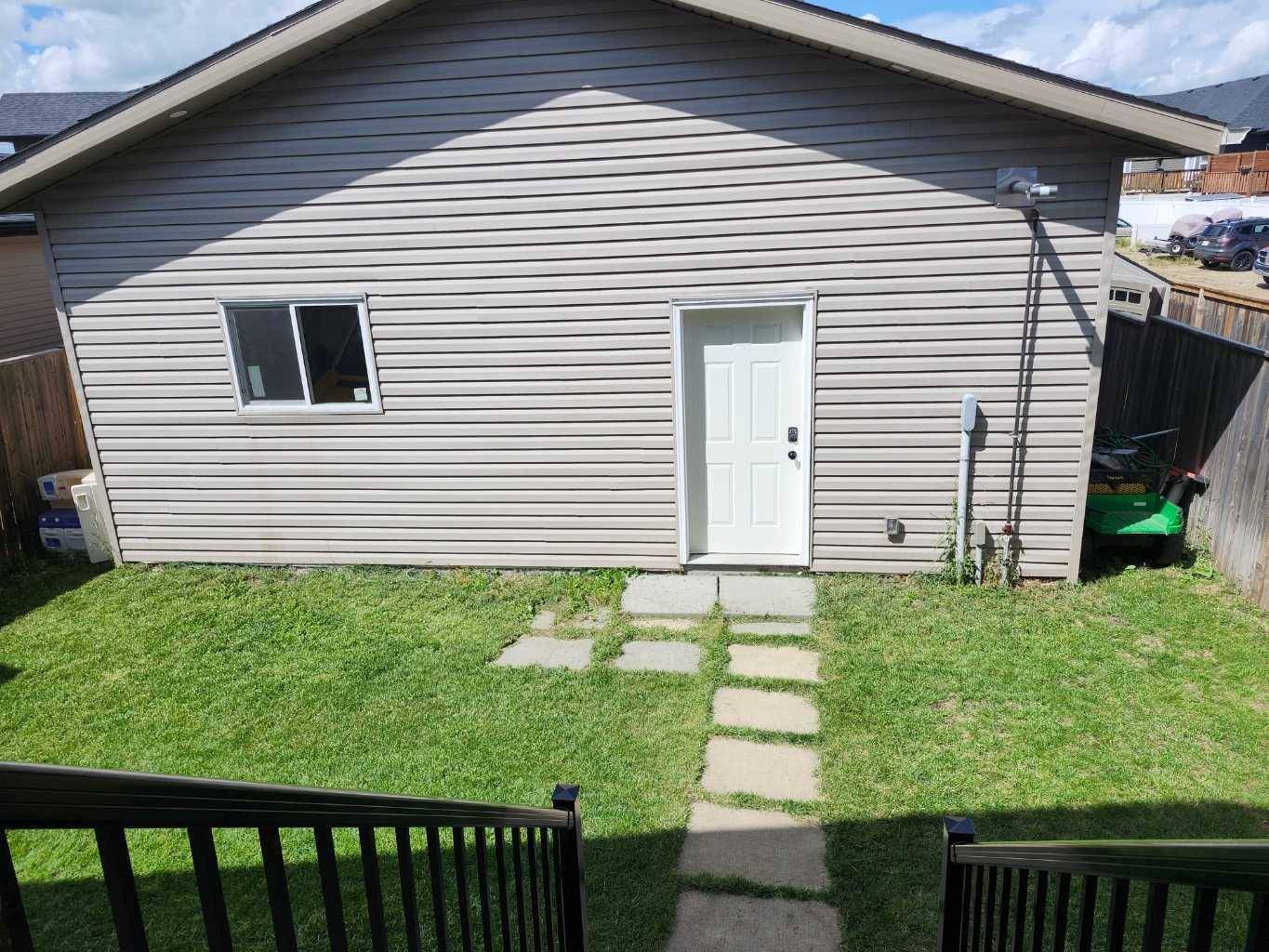 82 Harvest Close, Penhold, AB T0M1R0