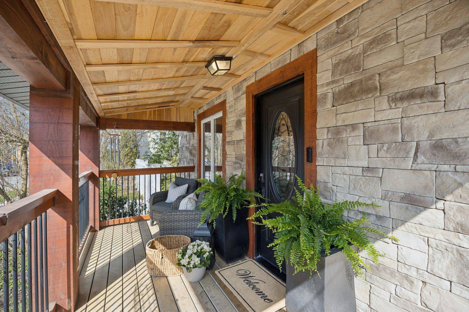 28 Columbus RD E, Oshawa, ON L1H 7K4