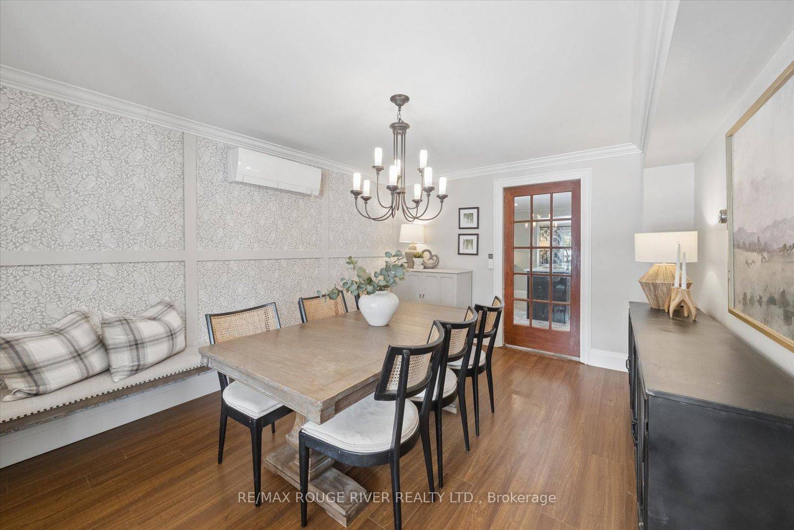 28 Columbus RD E, Oshawa, ON L1H 7K4