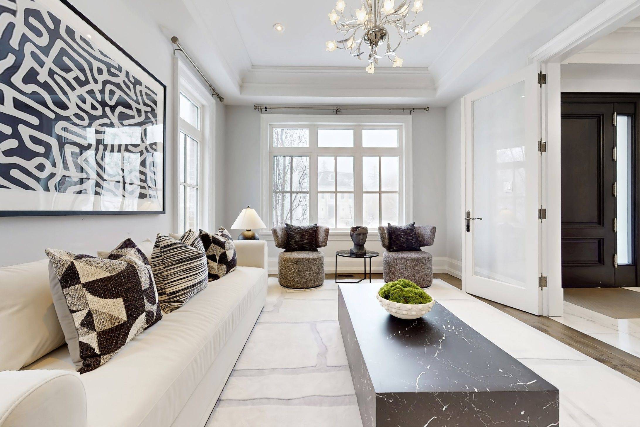 15 Davina CIR, Aurora, ON L4G 0M2