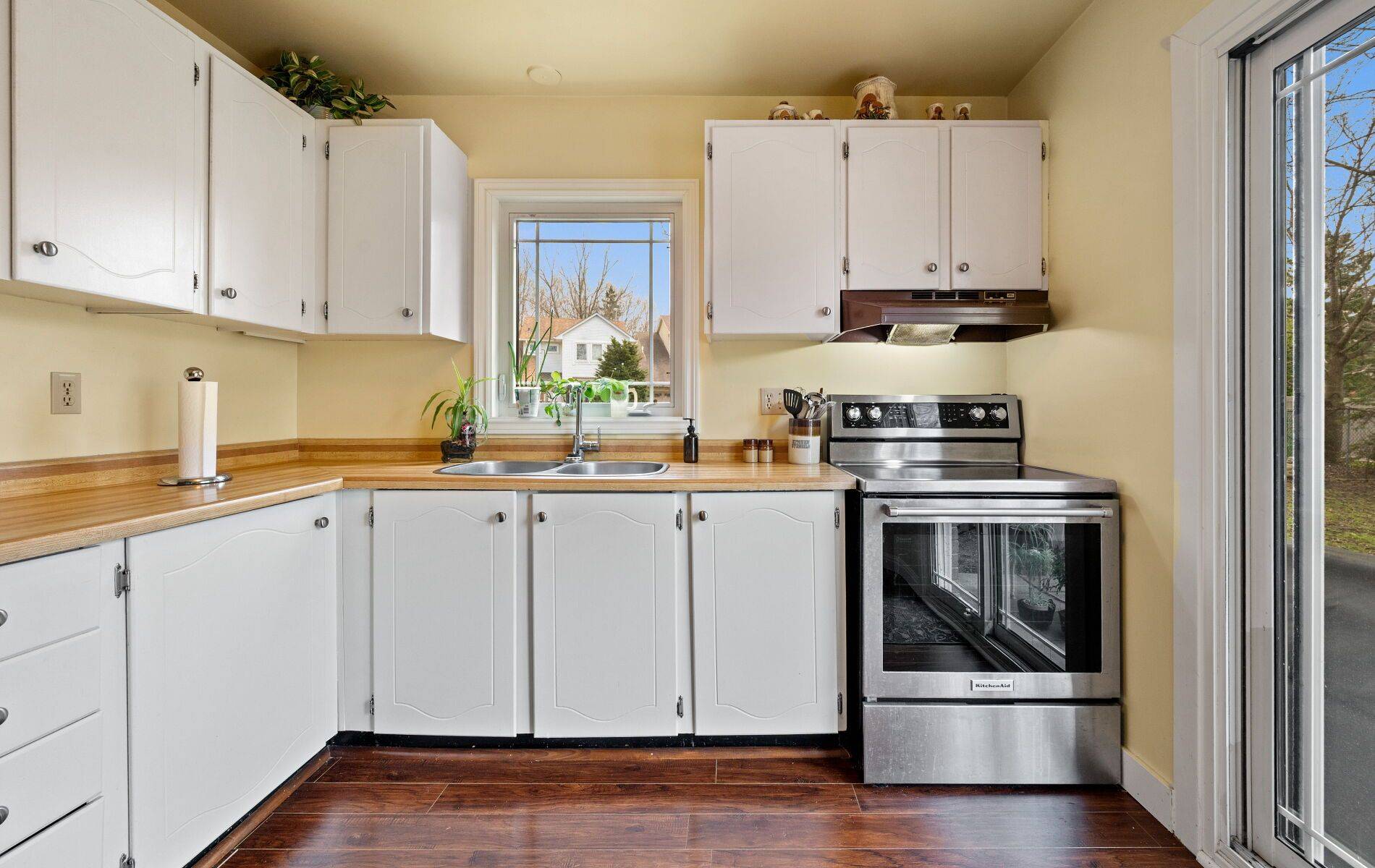 4 Sandusky CRES, Aurora, ON L4G 3N4