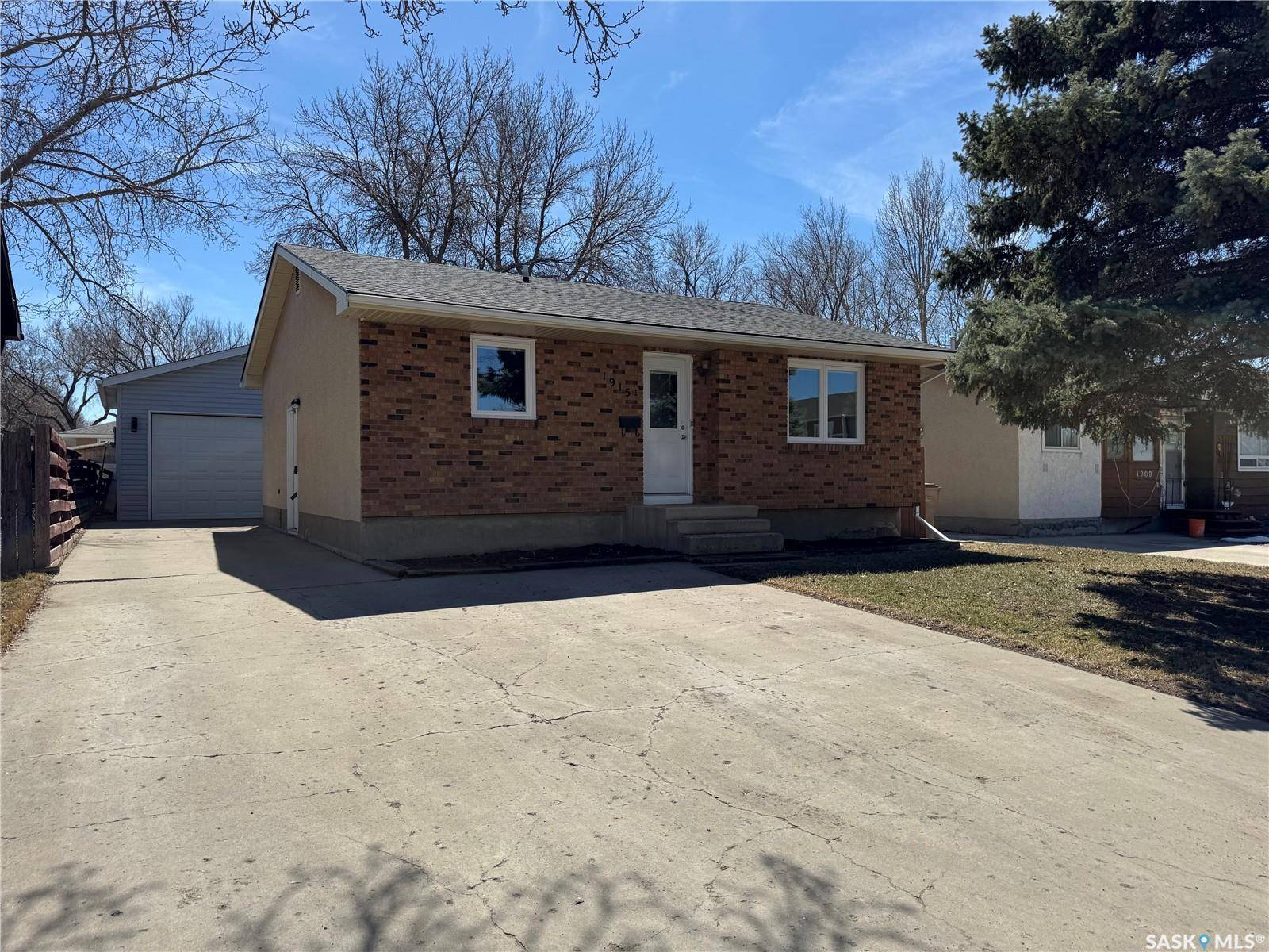 1915 7th AVENUE E, Regina, SK S4N 4M7