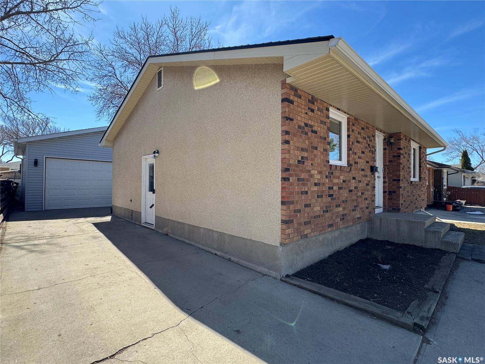 1915 7th AVENUE E, Regina, SK S4N 4M7