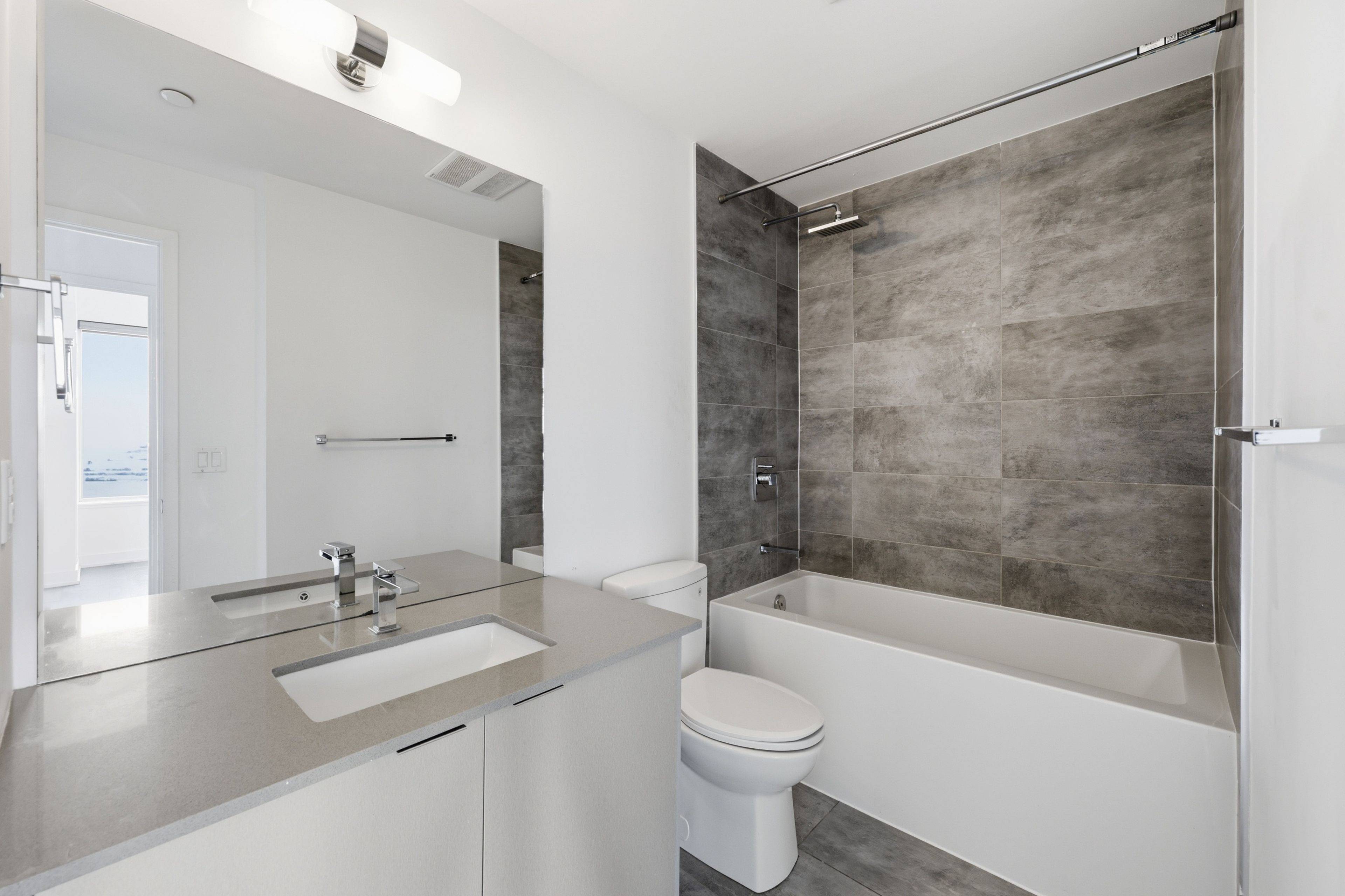 297 OAK WALK DR #2407, Oakville, ON L6H 3R6