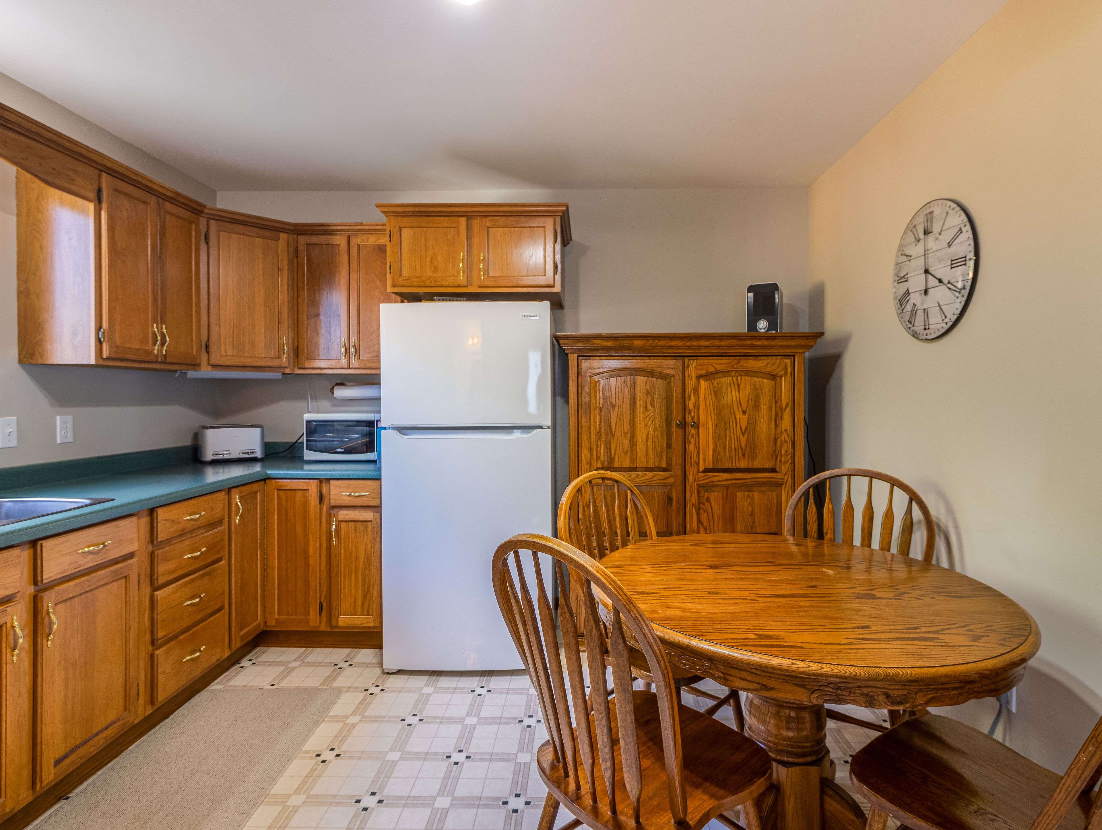 137 Whiting ST, Ingersoll, ON N5C 3B2