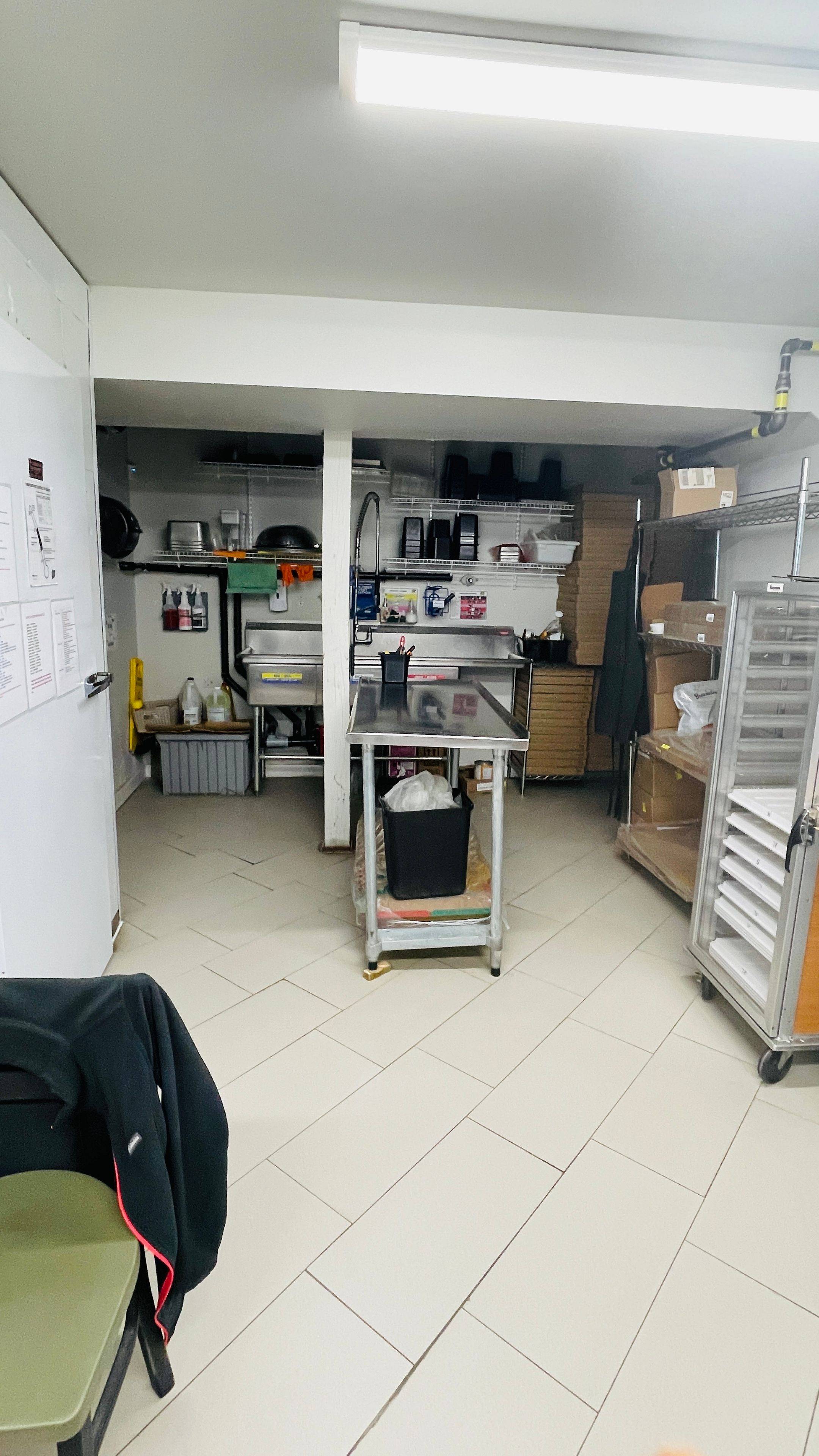 230-232 Kent ST W #3, Kawartha Lakes, ON K9V 6A4