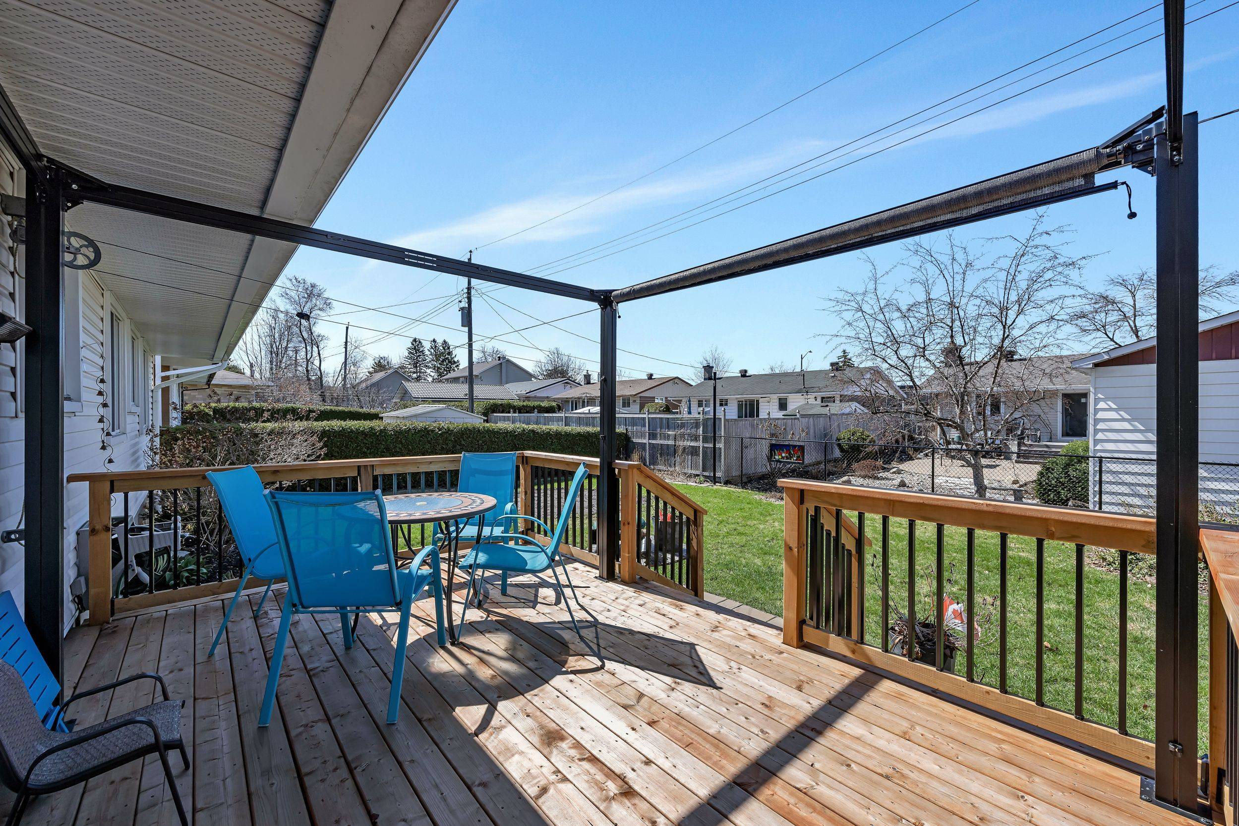 2500 Hopkins RD, Britannia Heights - Queensway Terrace N And Area, ON K2B 7X7