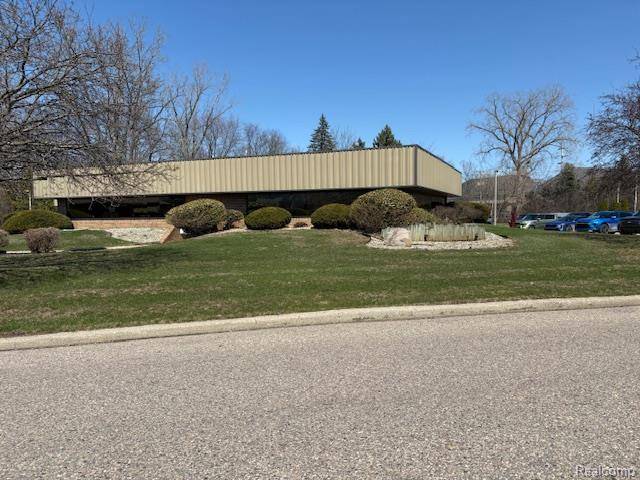 5040 Villa Linde Pkwy, Flint Charter Township, MI 48532