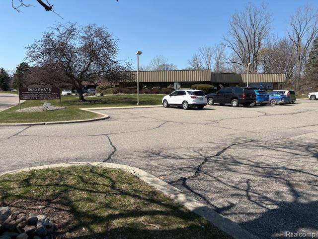 5040 Villa Linde Pkwy, Flint Charter Township, MI 48532