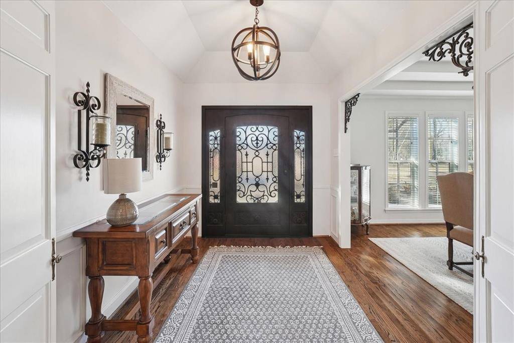 604 S Hampton Road, Oak Leaf, TX 75154