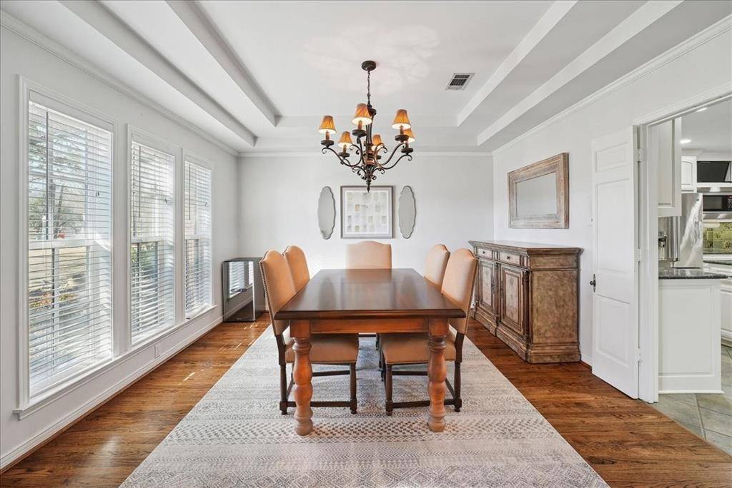 604 S Hampton Road, Oak Leaf, TX 75154