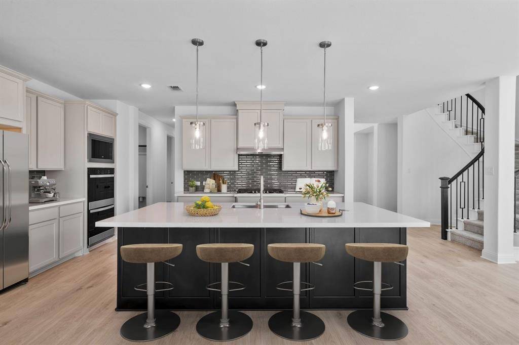 229 Pine Leaf Trail, Waxahachie, TX 75165