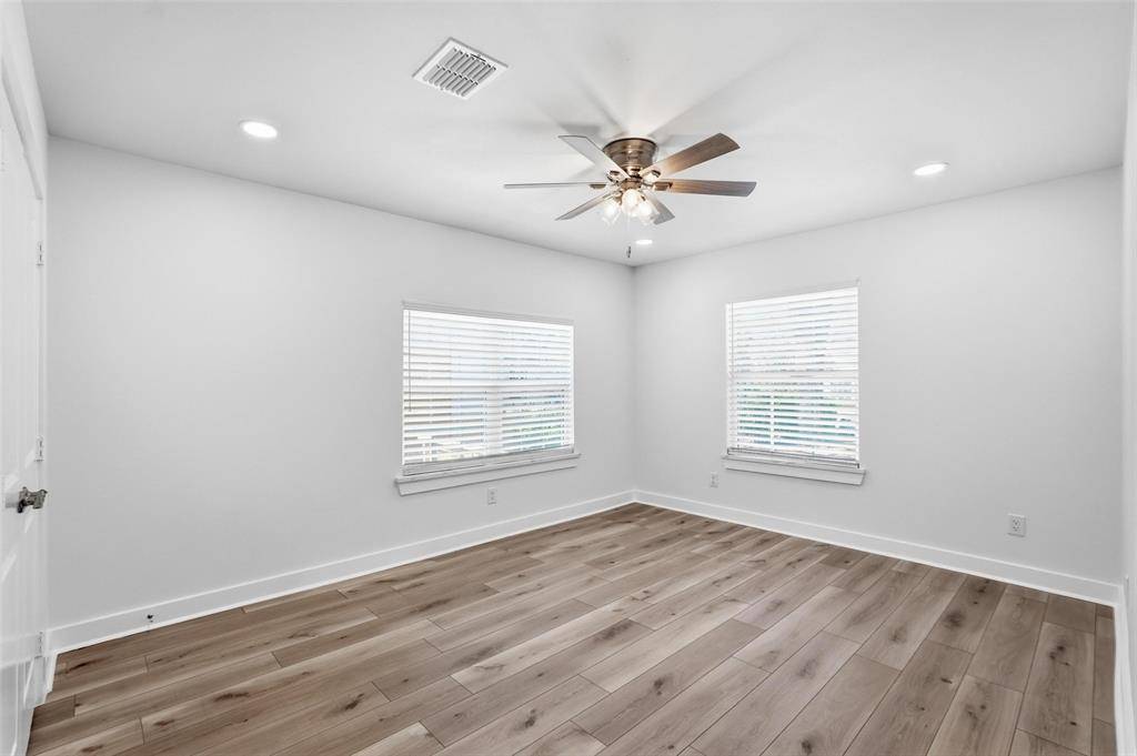 2518 W Amherst Avenue, Dallas, TX 75235