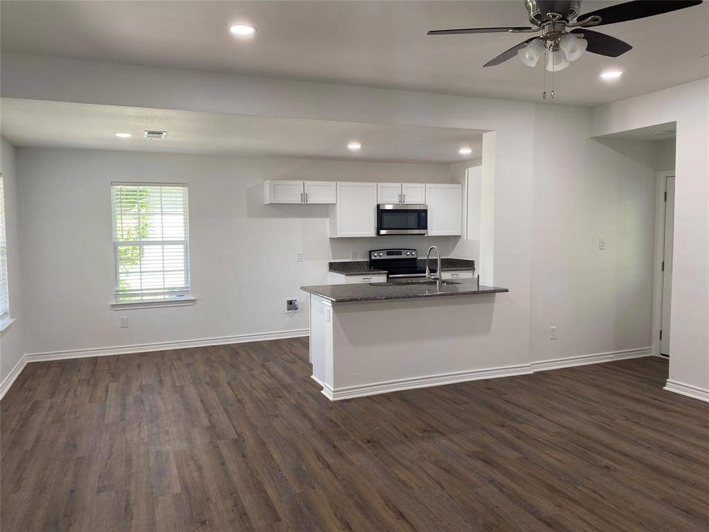 521 E Sears Street, Denison, TX 75021