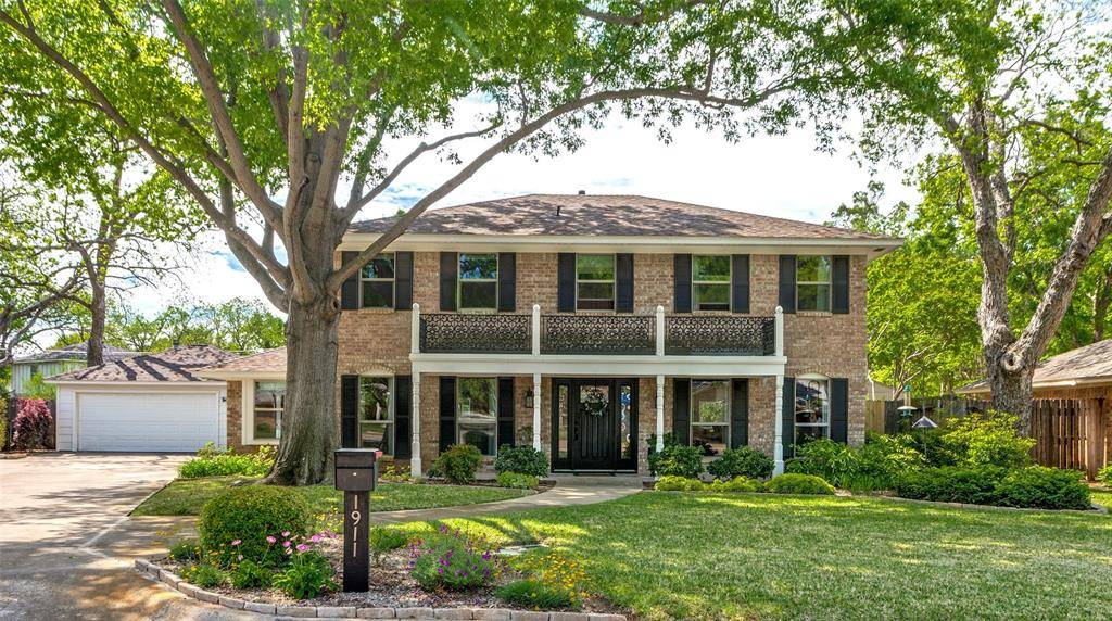 1911 Lakeside Drive, Arlington, TX 76013
