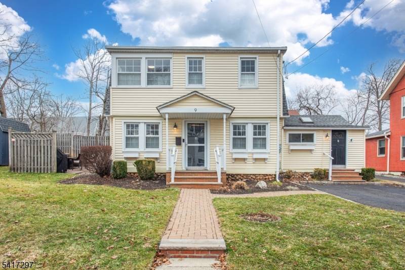 9 N Hillside Ave, Chatham Boro, NJ 07928