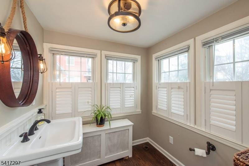 9 N Hillside Ave, Chatham Boro, NJ 07928