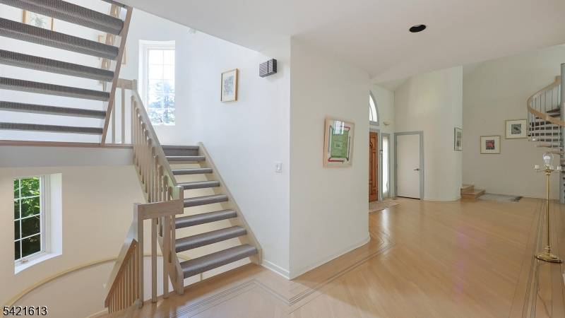 15 Glenview Dr, Warren Twp., NJ 07059