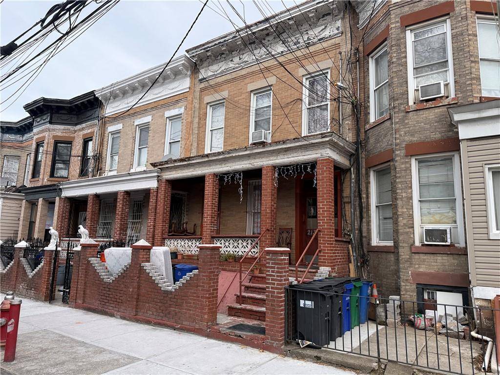 213 Autumn AVE, Brooklyn, NY 11208