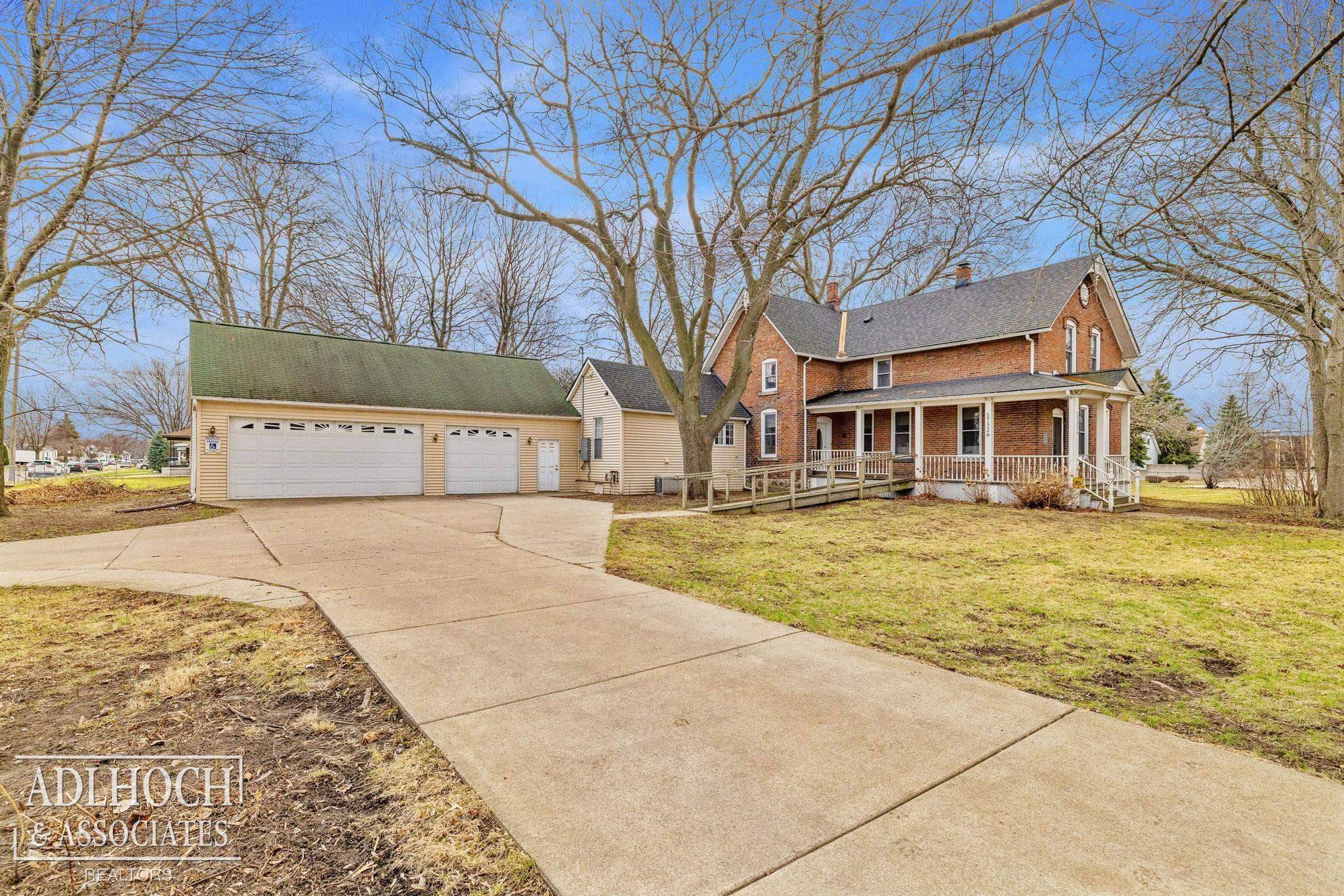 17526 E 10 Mile RD, Eastpointe, MI 48021